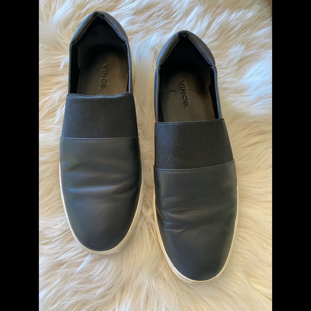 Vince Corbin Black loafers/sneaker with white band. Size 8.5